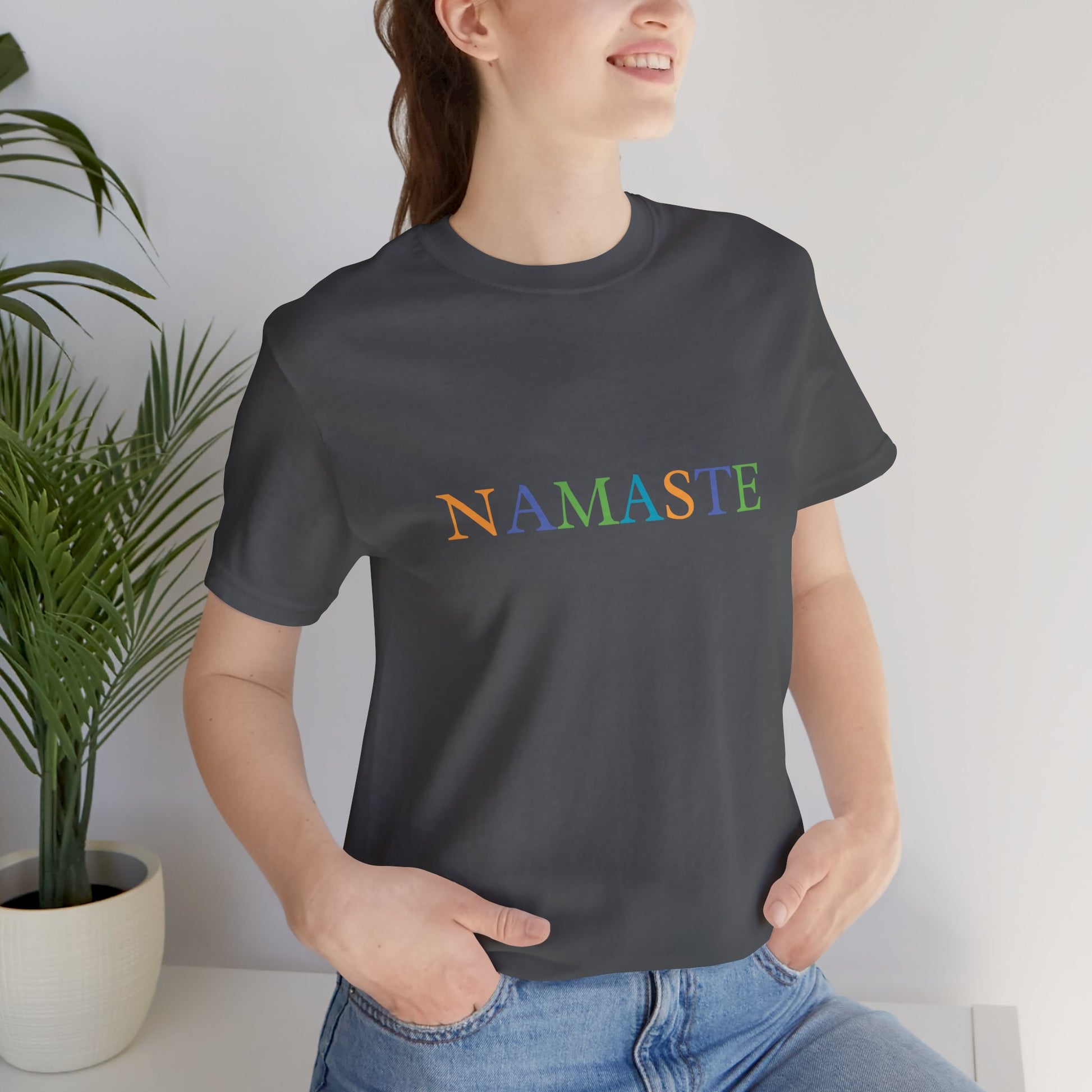 Tramunquiero NAMASTE Unisex T-Shirt mit Rundhalsausschnitt